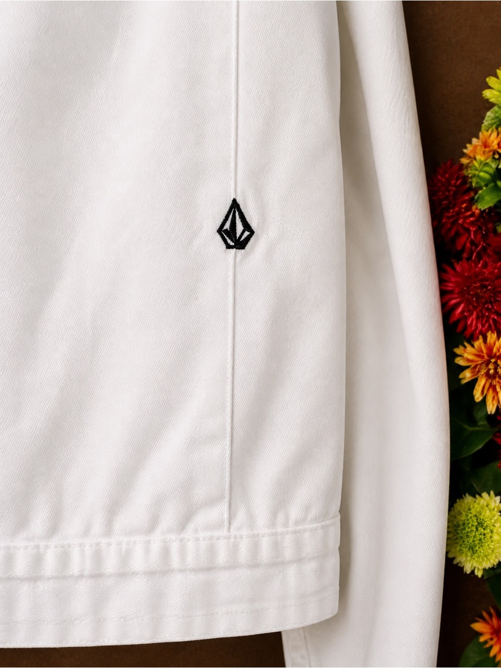 Like New 🌸 VolCom White Jacket - Beach Style Women's White Jacket - Picture 13 of 16
